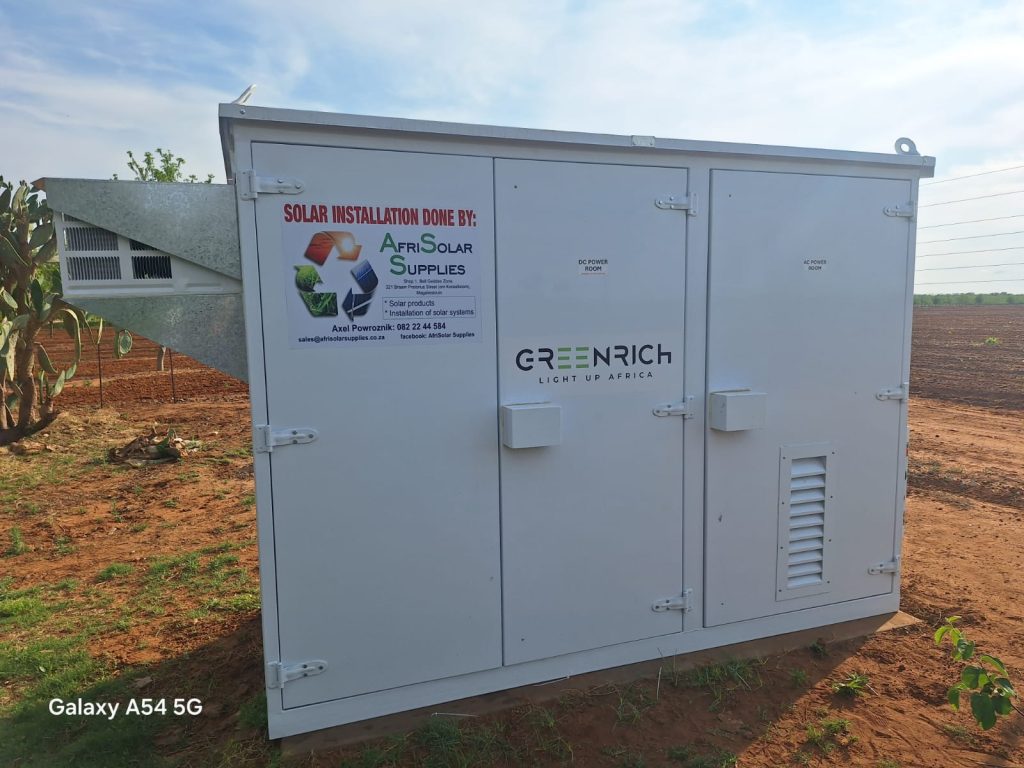 En mini sub installation av LFP batteri. 