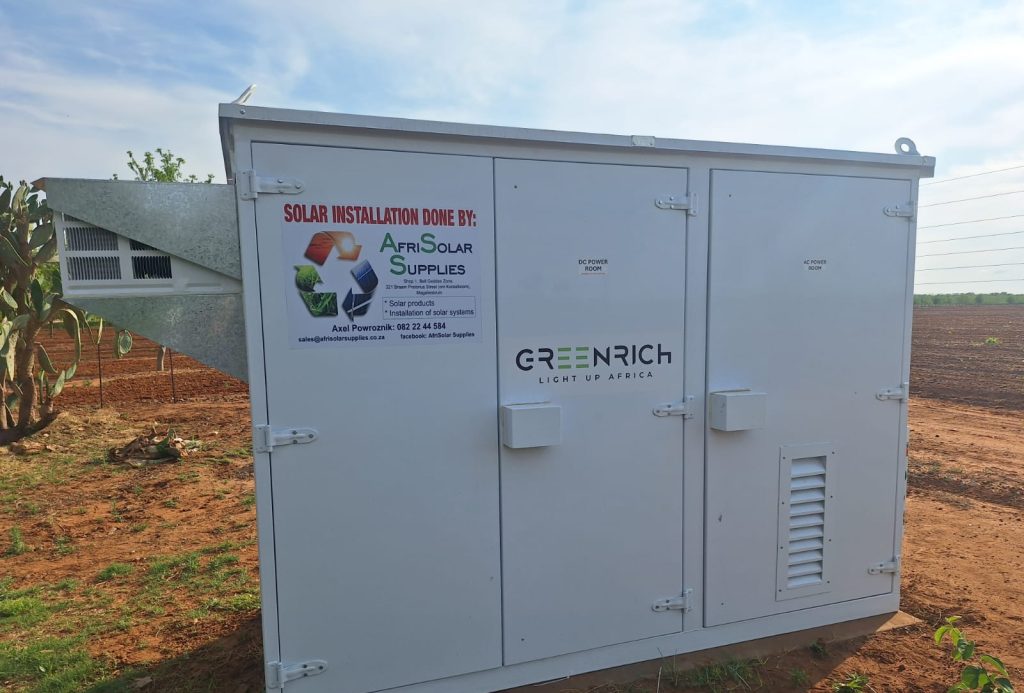 En mini sub installation av LFP batteri.